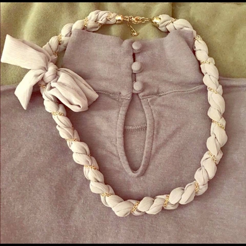 Super cute Unique gray necklace with gold